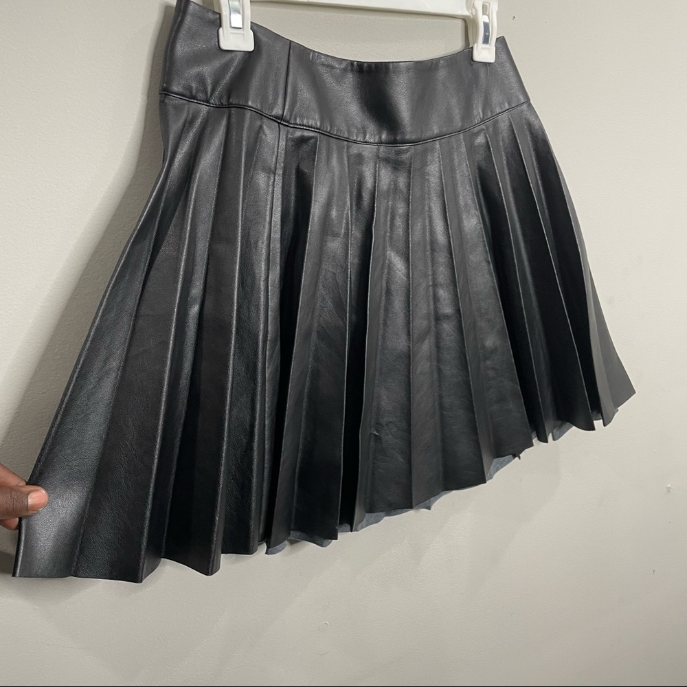 H&M Pleated faux leather skirt